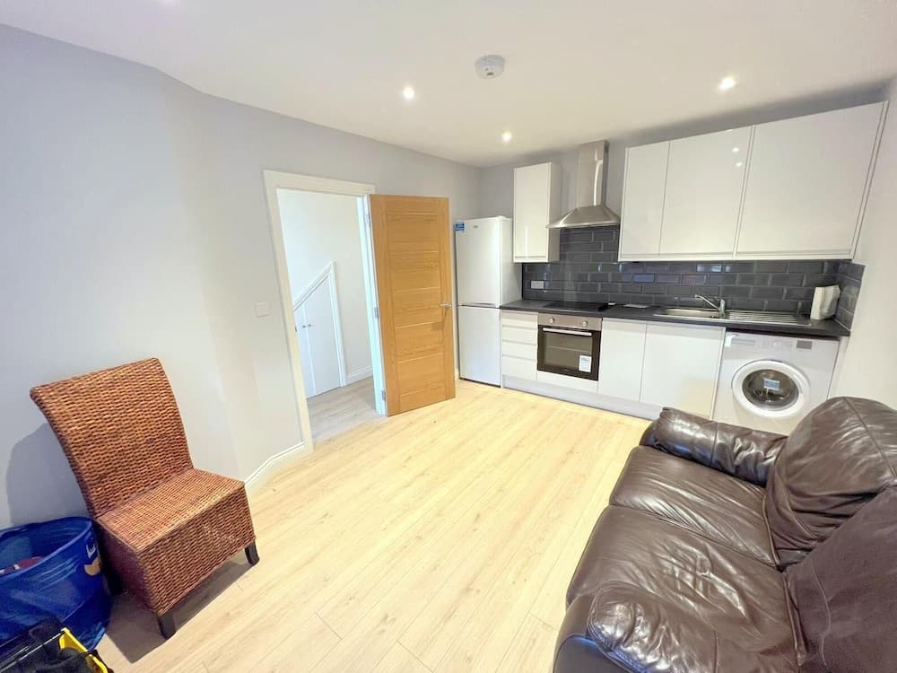 2-bed House - Sleeps 5 & Central Links