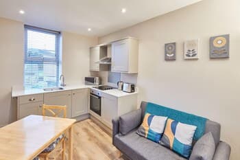 Host Stay Ramblers Retreat