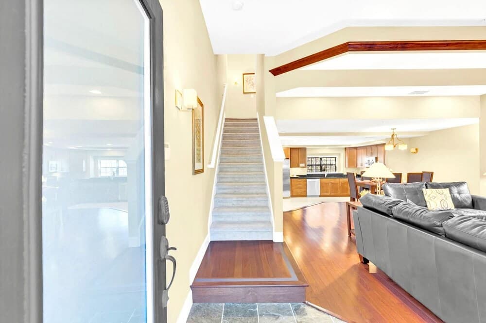 4BR Townhome - Resort Pool Access - Near Disney