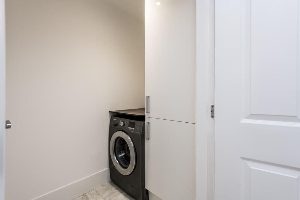 Host Apartments Homely 3 Bedrooms-sleeps 8 Parking