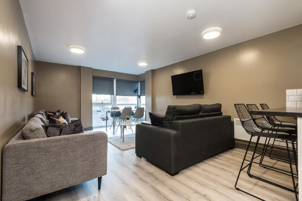 Huge 3 Bed Apt With 3 Bathrooms - Netflix Incl