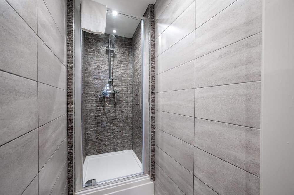 Host Apartments Picasso s Place - Sleeps 9