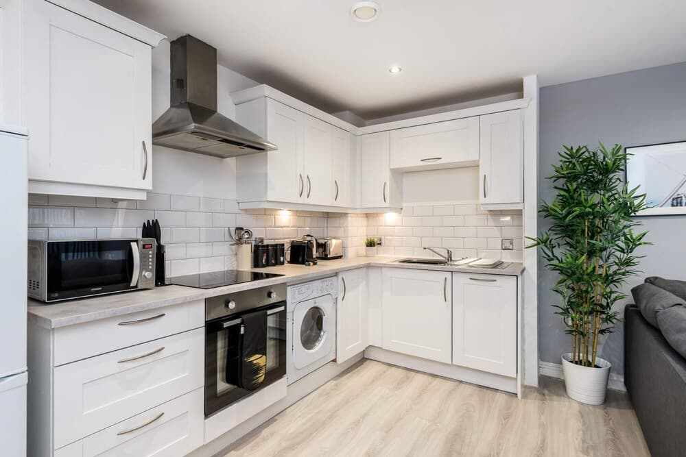 Modern 2 Bedroom L1 Central Apartment