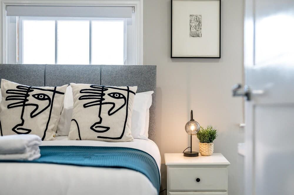 Host Apartments Cosy Georgian Townhouse