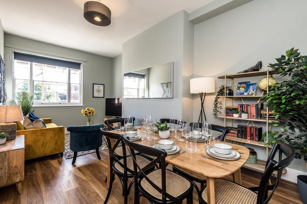 Host Apartments Comfy Georgian Style Apartment