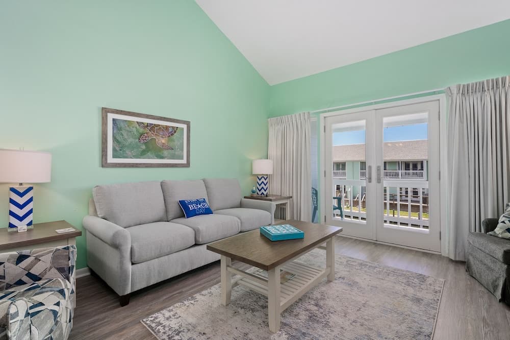 The Salty Aloha by Miss Kitty’s