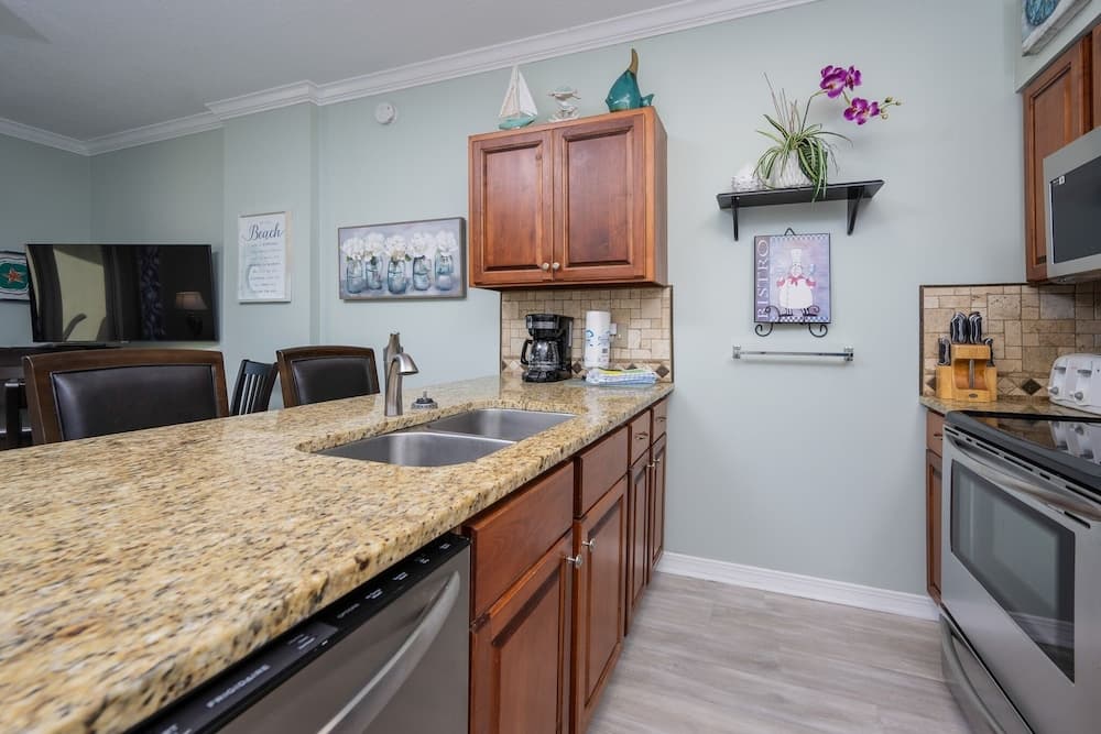 Royal Palms 1404 1 Bedroom Condo