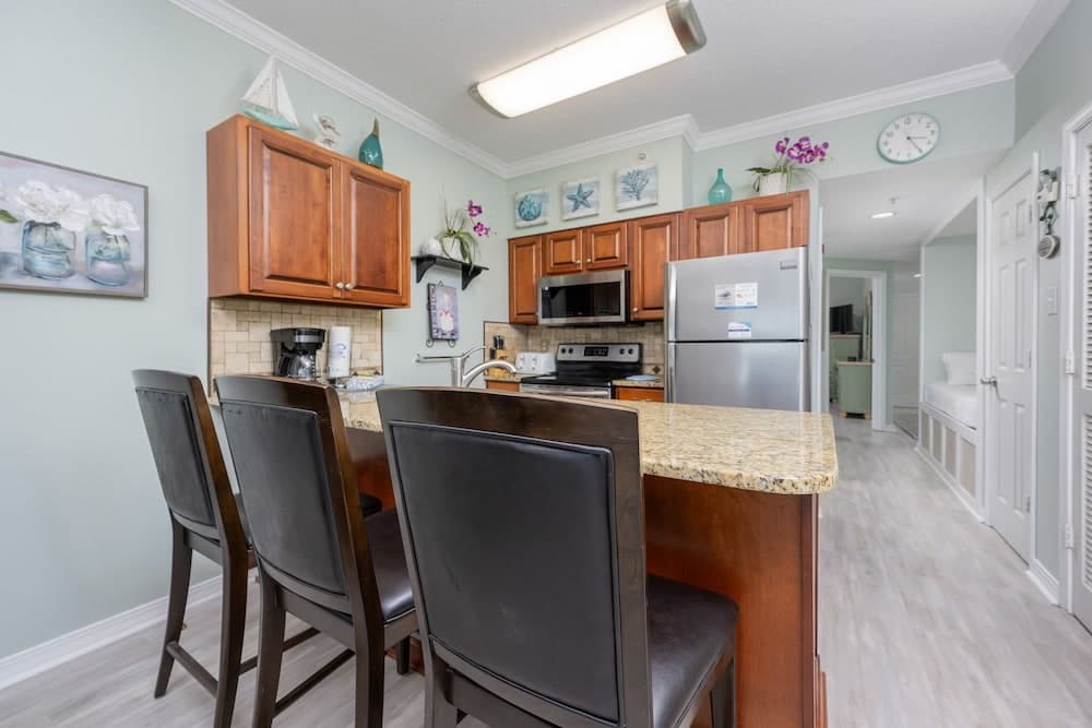 Royal Palms 1404 1 Bedroom Condo