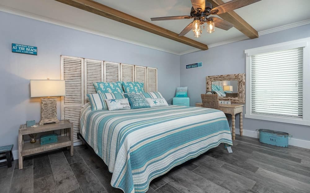 Island Winds East by Brett/robinson Vacations