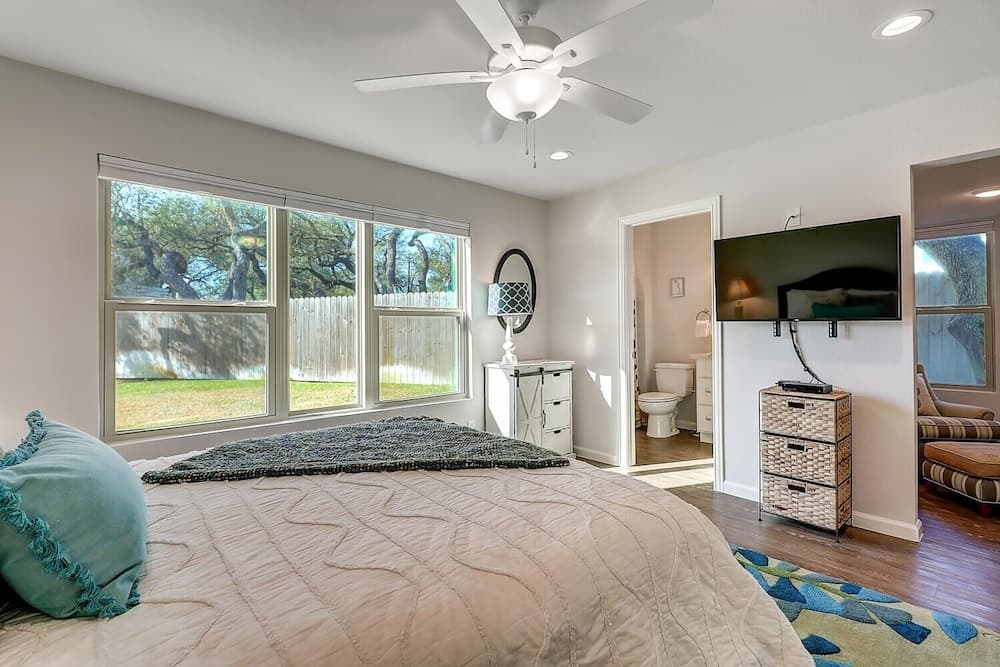 Chamingo 2 Bedroom Condo by Redawning