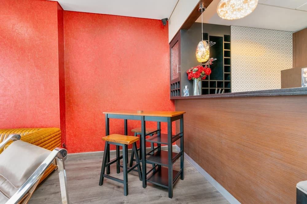 Lux BnB Burj Daman DIFC Sea View