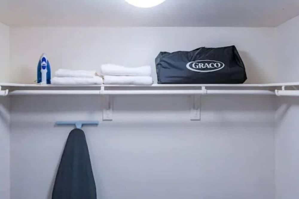 Lux Apt by SeaWorld. Pool, Hot Tub, Gym, King Beds