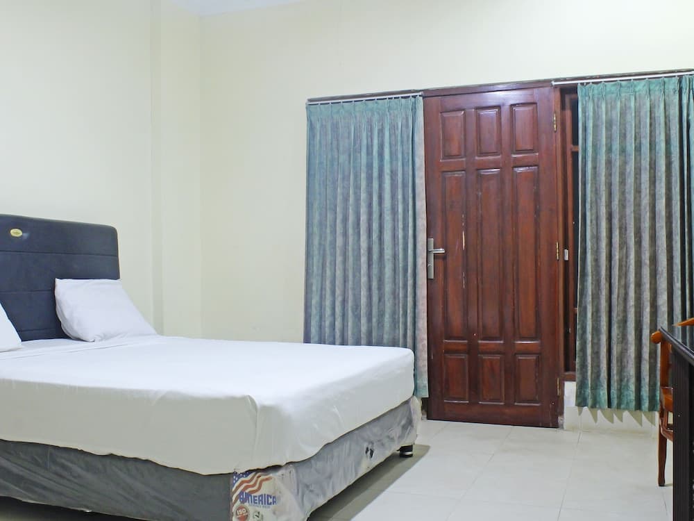 Collection O 91517 Hotel Gajah Mada Soe