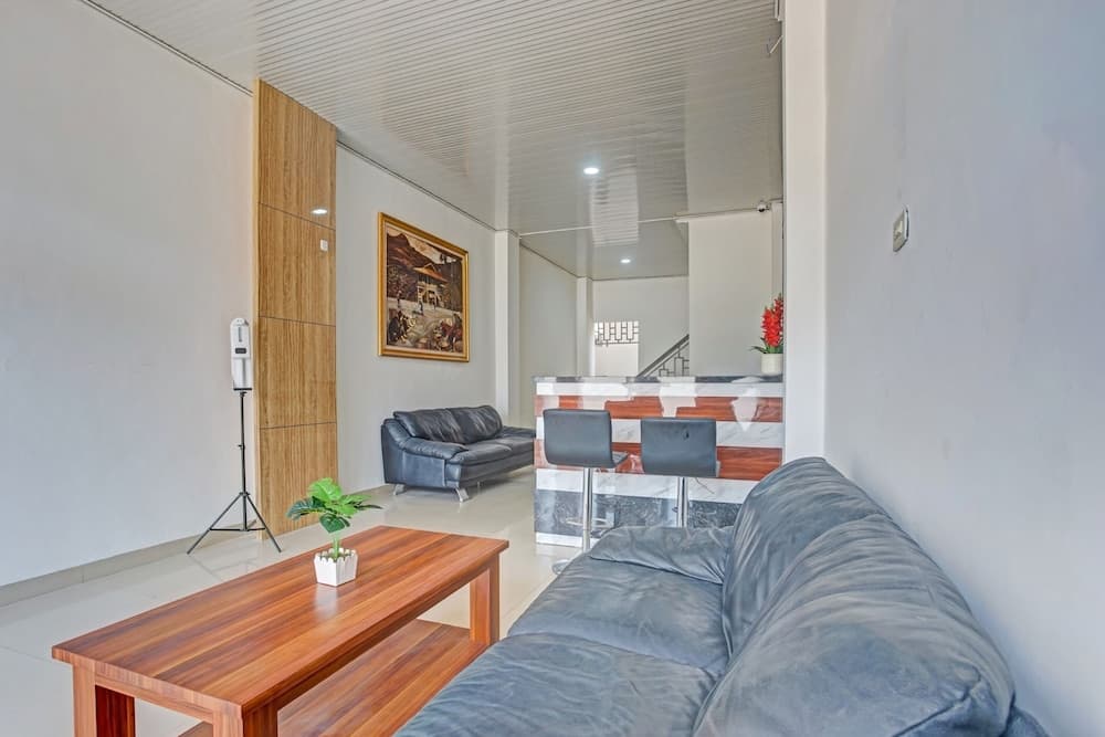 Super OYO 90772 Terakostel