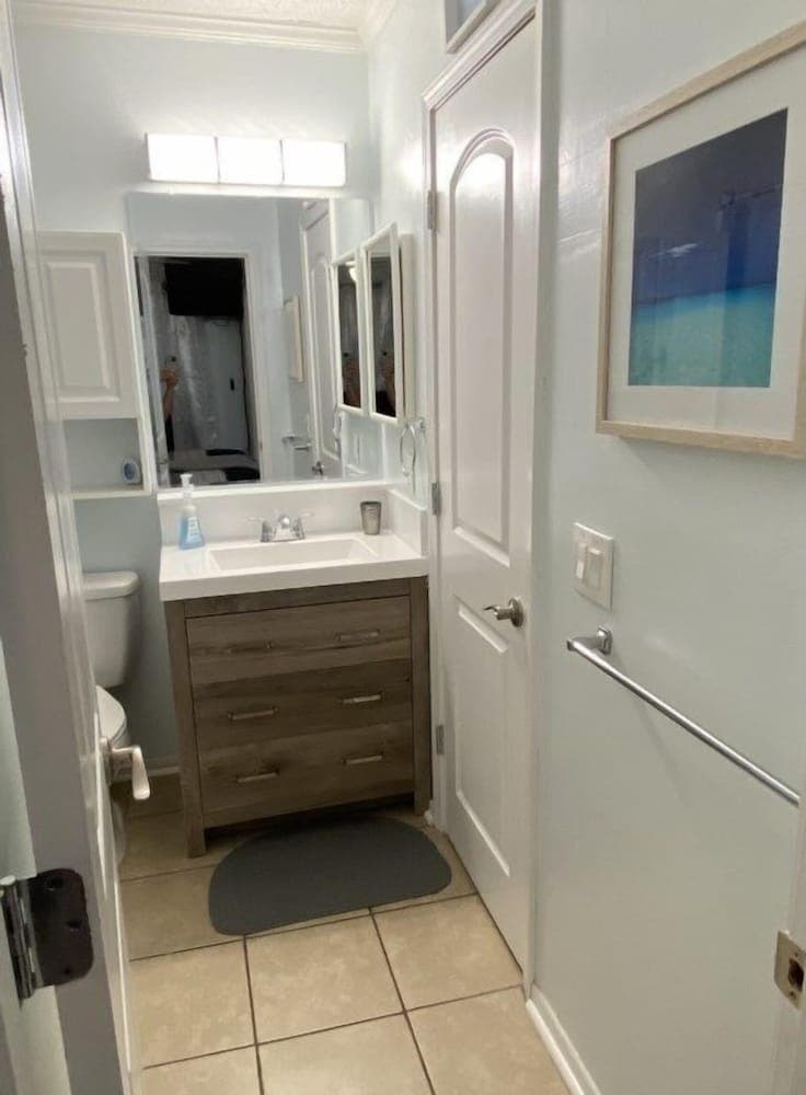 Coral Reef Retreat 1 Bedroom Villa by RedAwning