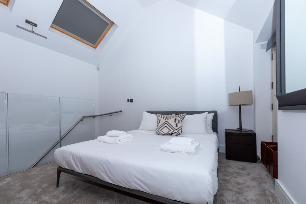 Central & Unique 1BD Mews House in Mayfair