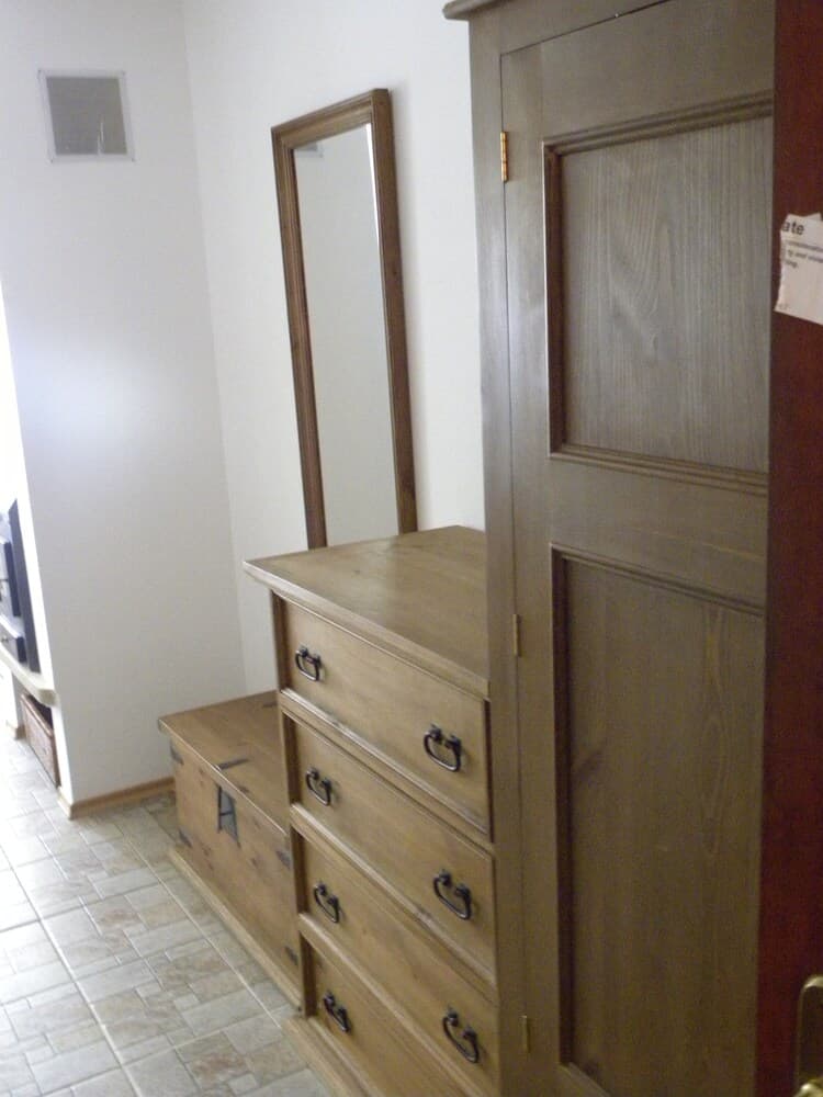 Studio Apartment With English Pine Fittings