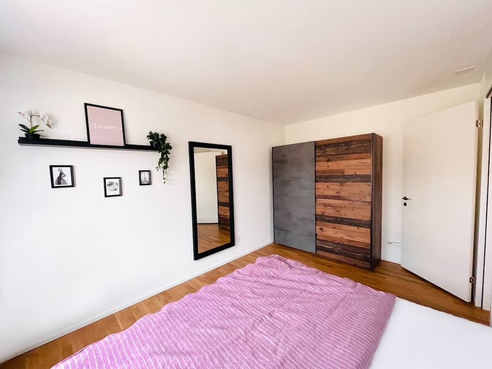 New Building With Balcony Closecentrefreeparkingsmarttv