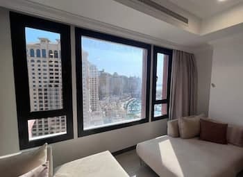 Stunning View of The Pearl