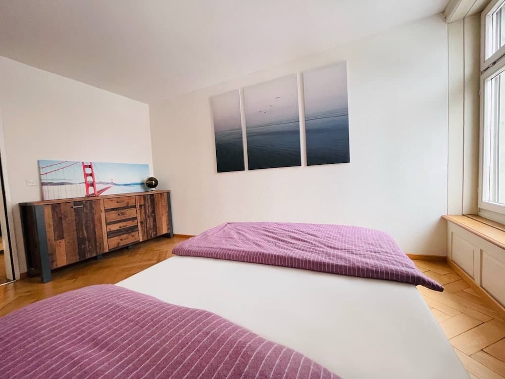 Beautiful, Bright, Large Apartment With Balcony Smarttv