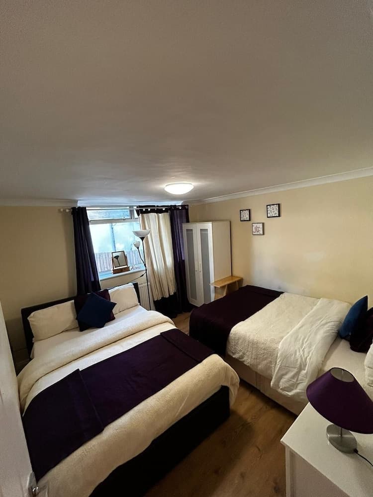 Whole House Cottage with huge Garden