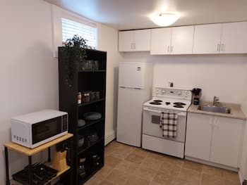 The MJ Tunnel Renovated Suite Wifi Parking