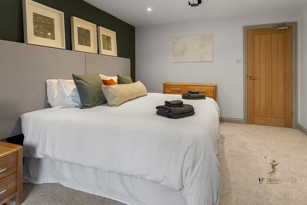 Luxe Courtyard Apt - Exeter City Centre