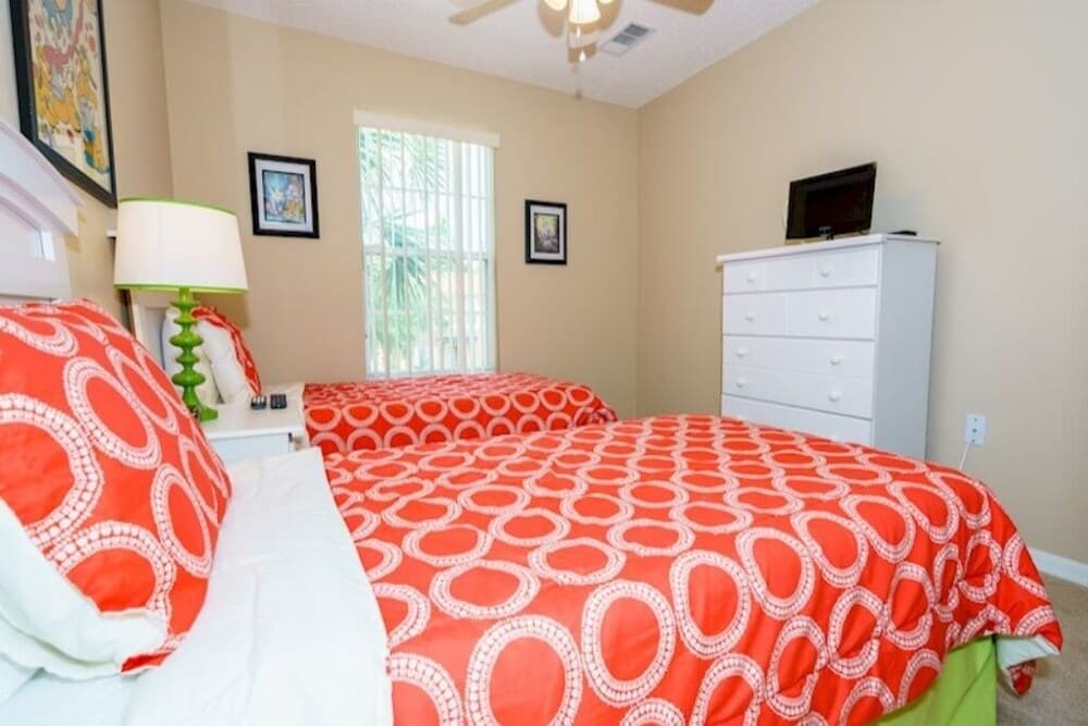 Crystal: 3 Br Th Gated Resort 10 Minutes To Disney 3 Bedroom Townhouse