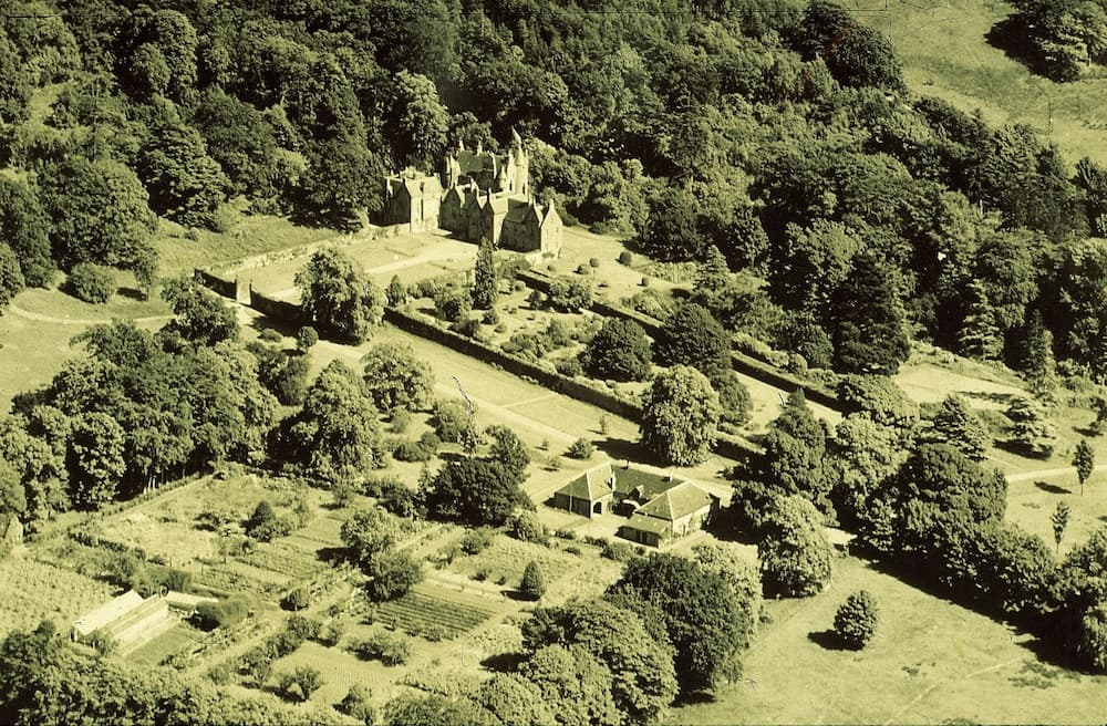 Charming Yurt in Kelburn Estate Near Largs