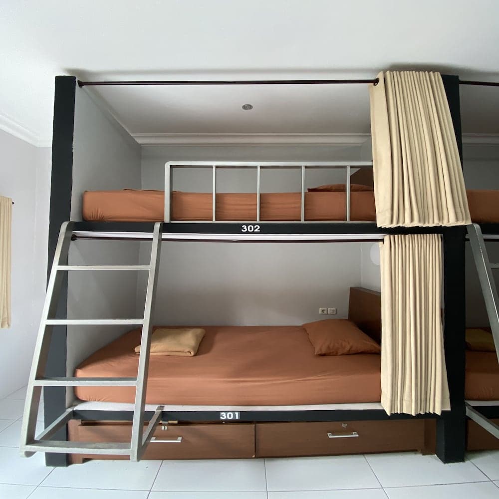 Mirah Hostel Bali