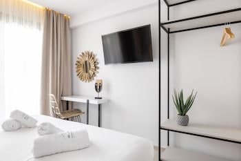 Amalthia Luxury Suites