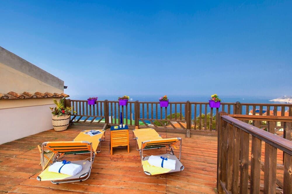 Villa Mayla With Sea View Jacuzzi Near the Sea