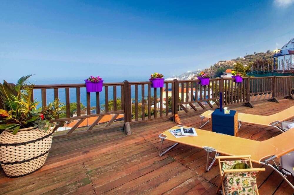 Villa Mayla With Sea View Jacuzzi Near the Sea