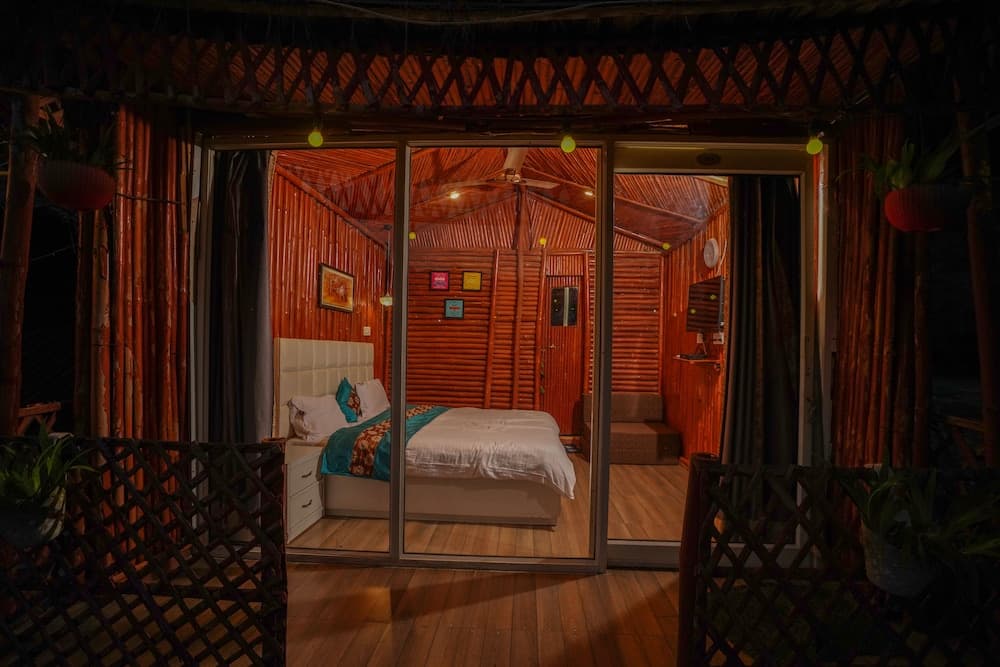 Kainaat A Riverside Homestay