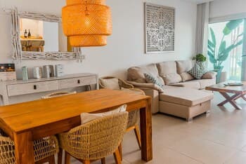 Beautifull 2 Bedroom few Steps From the Beach -5