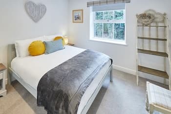 Host Stay Old Orchard House