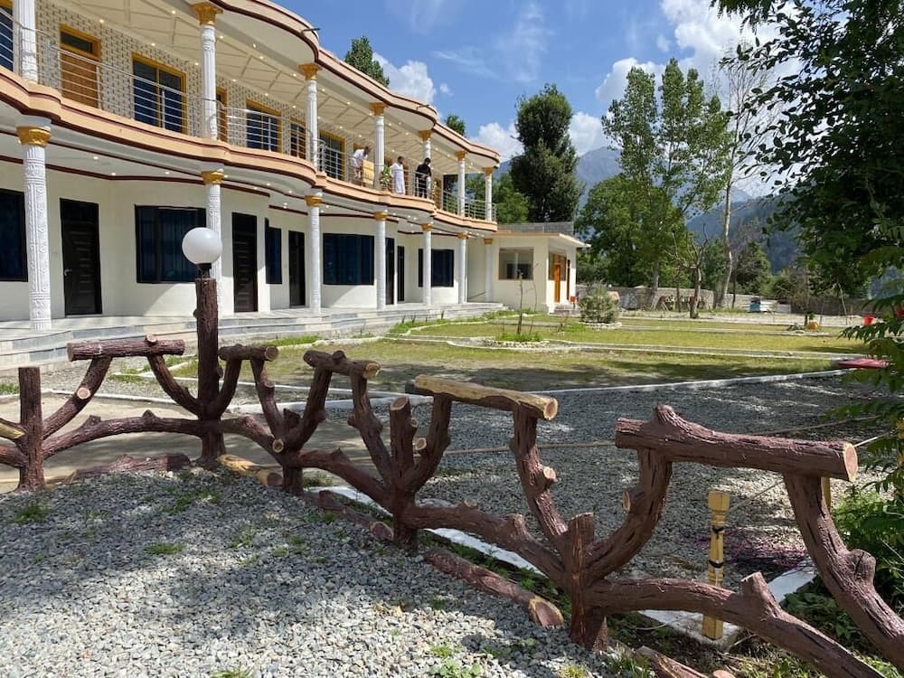 Le Grand Hotel and Resorts Kalam