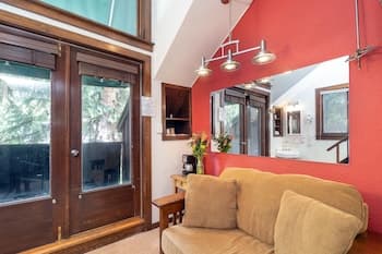 Manitou Lodge 11 Hotel Room