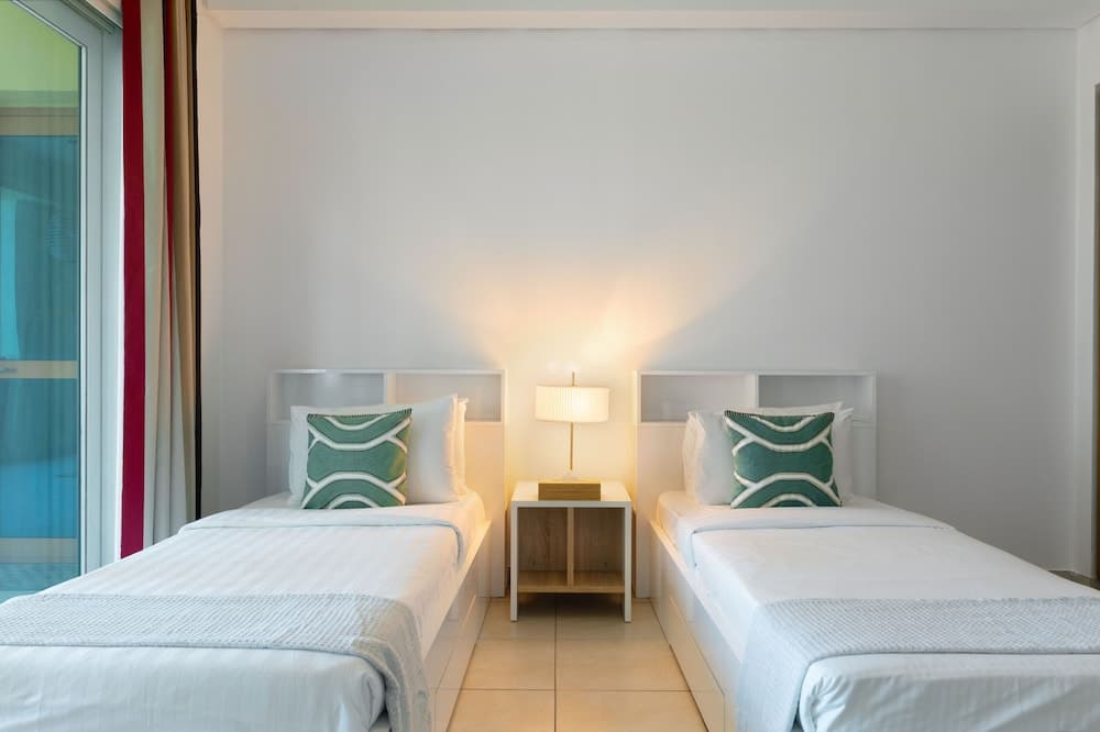 Maison Privee - Exclusive Apt with Seafront Views over Palm Jumeirah