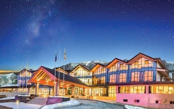 Resort World Terelj Hotel