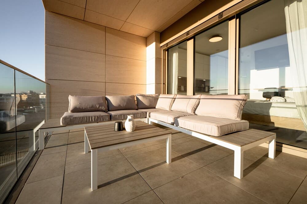 Classy Studio W Balcony near Cloche dOr