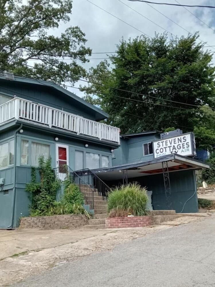 Baby Bears Cozy Cabin with pool