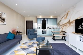 Amazing Large Apartment