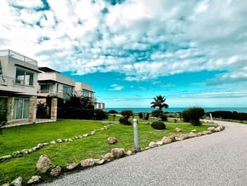 Flat With Roof Terrace and Sea View in Kyrenia