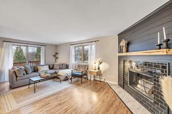 Hazelwood Haven 2 Bedroom Duplex by Redawning