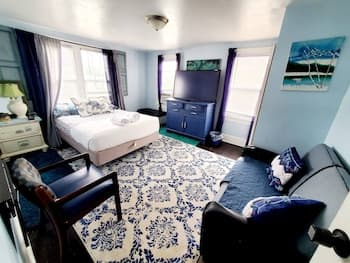 Blue Room in Delaware