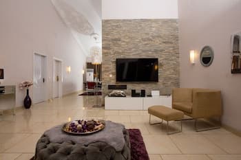 Impeccable 2-bed House in Link