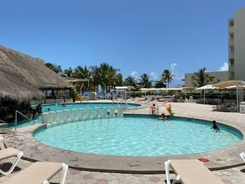 Hotel Zone Studio Inside Resort02