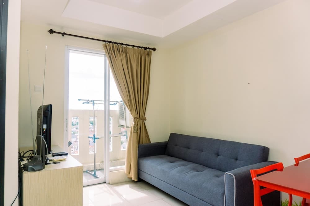 Combined Unit 1Br With Extra Room At Belmont Residence Puri