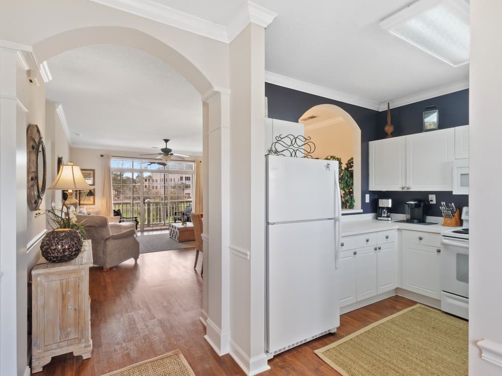 Wedgewood #324 2 Bedroom Condo by RedAwning